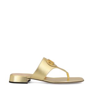 Sandali realizzati in pelle di vitello.