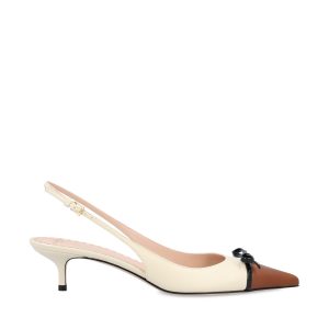 Slingback realizzate in pelle liscia
