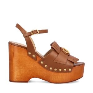 Sandali realizzati in pelle di vitello.