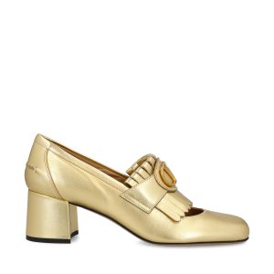 Décolleté realizzate in pelle laminata.