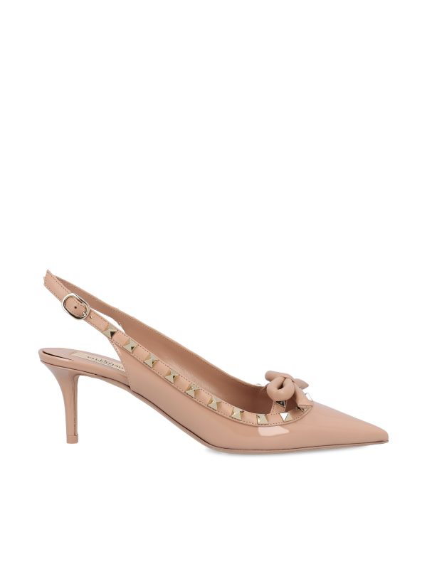 Slingback realizzate in vernice.