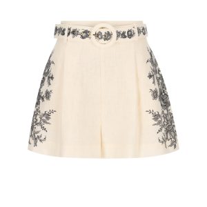 Shorts realizzati in lino.