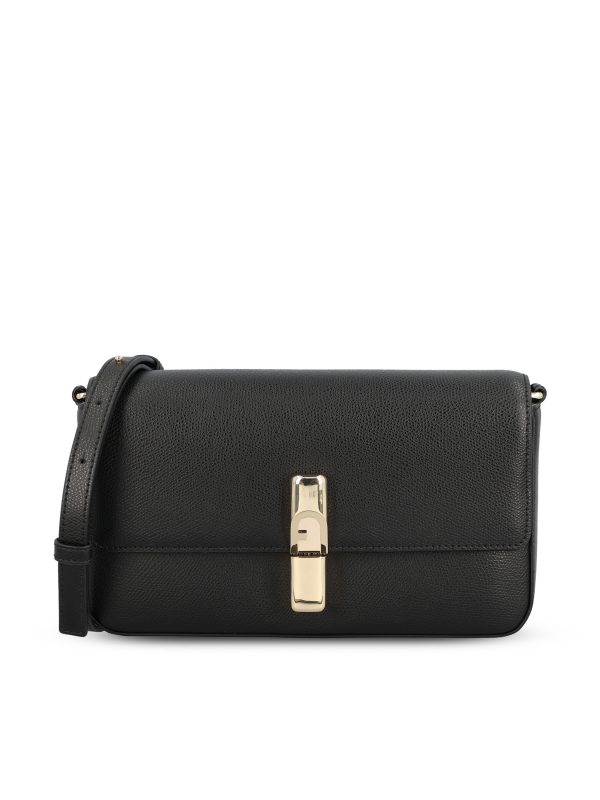 Borsa realizzata in pelle.