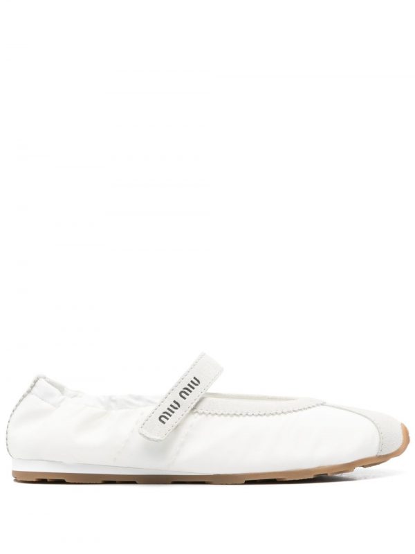 BALLERINA IN PELLE