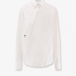 Shirt with oblique closure