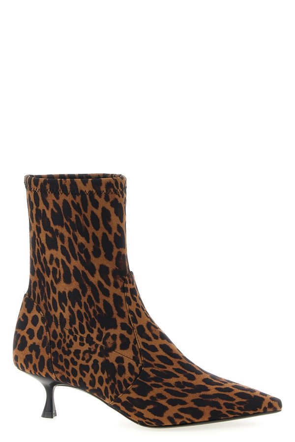 STUART WEITZMAN