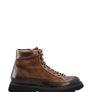 Stivaletto realizzato in pelle di vitello.