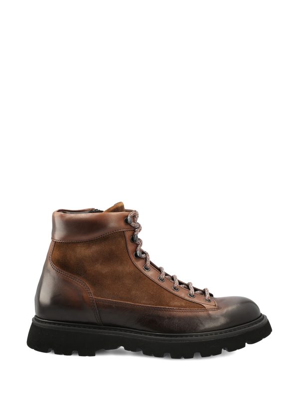 Stivaletto realizzato in pelle di vitello.