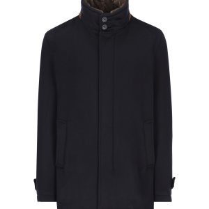 Cappotto realizzato in cashmere.