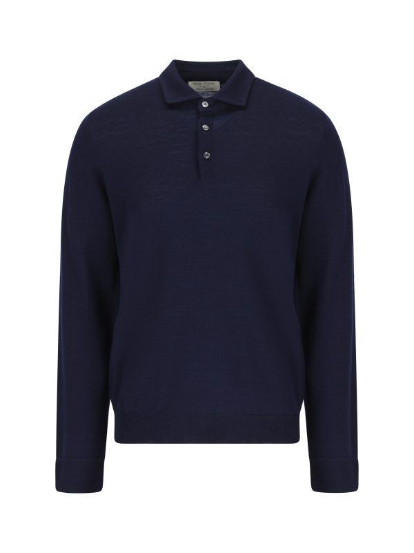 Polo realizzata in lana vergine.
