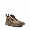 Sneakers realizzate in materiali sintetici. — изображение 2