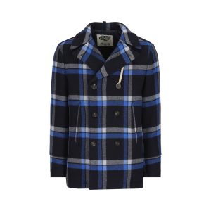 Cappotto doppiopetto realizzato in lana.