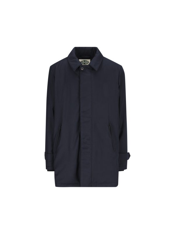 Cappotto realizzato in poliestere.