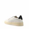 Sneakers realizzate in pelle. — изображение 3