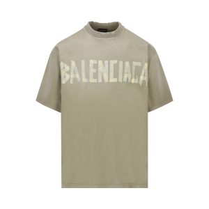 T-Shirt realizzata in cotone.
