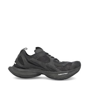 Sneakers realizzate in poliestere e poliuretano.