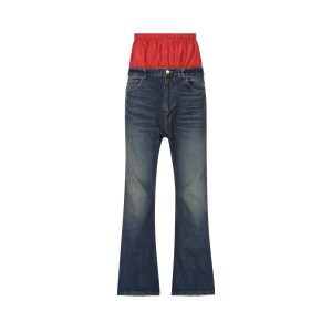 Jeans realizzati in cotone.