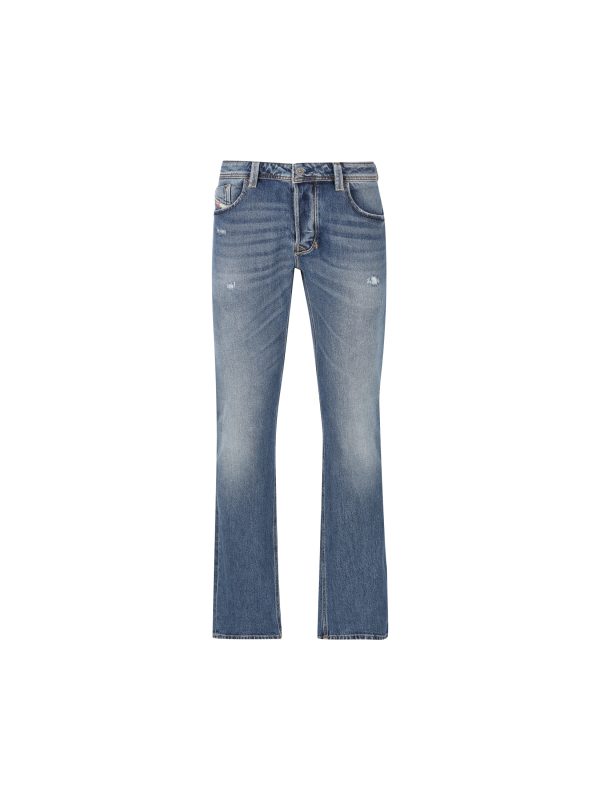 Jeans realizzati in cotone ed elastan.