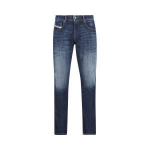Jeans realizzati in cotone.
