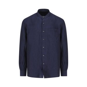 Camicia realizzata in lino.