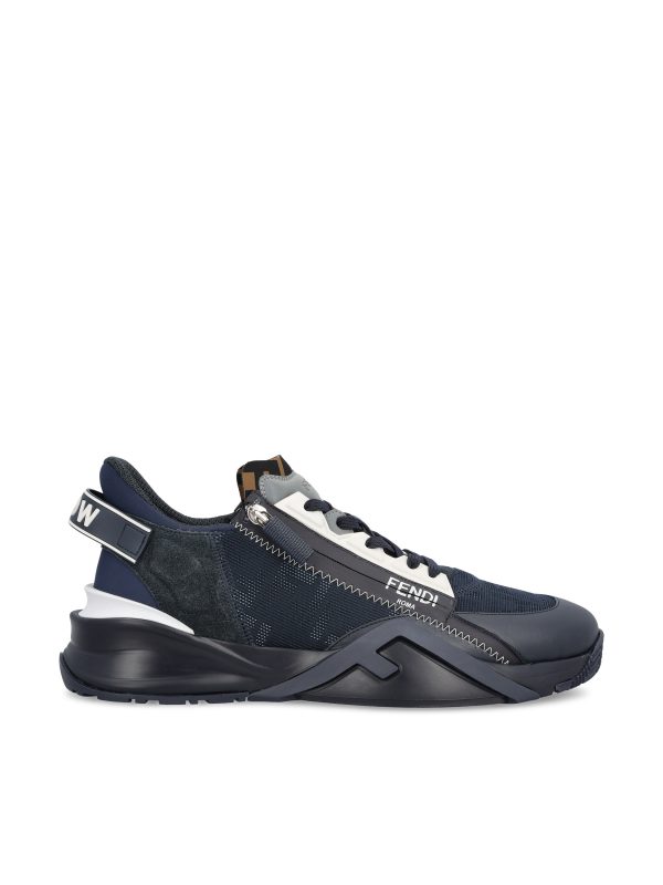 Sneakers realizzate in poliestere.