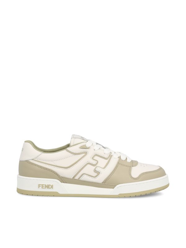Sneaker stringata realizzata in pelle di vitello.