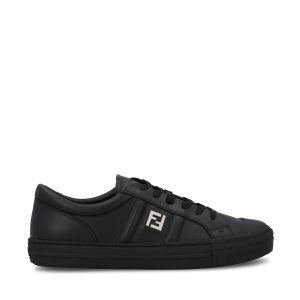 Sneakers realizzate in pelle di vitello.