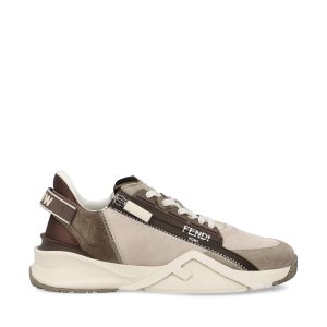 Sneakers realizzate in pelle.