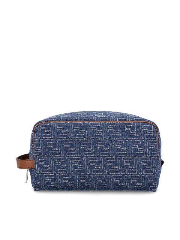 Beauty case realizzato in tessuto.