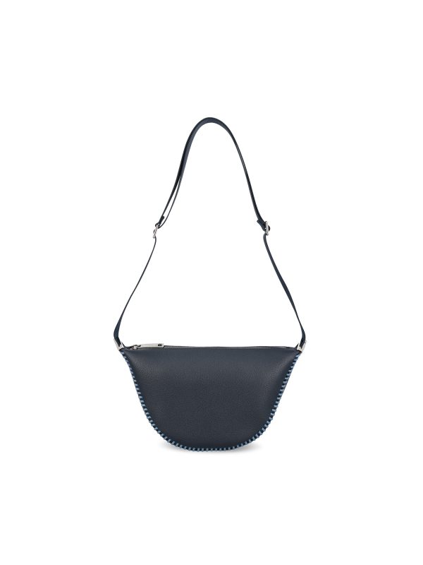 Borsa realizzata in pelle.