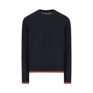 Maglione realizzato in lana.