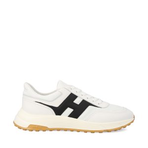 Sneakers realizzate in pelle liscia.