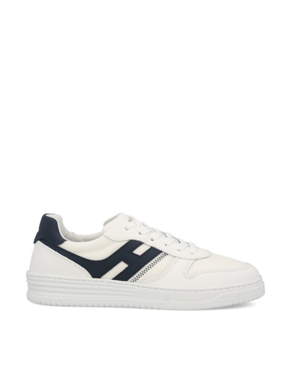 Sneakers Hogan H630 in pelle liscia.