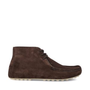 Stivali realizzati in suede.