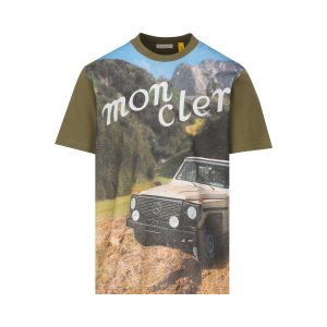 T-Shirt realizzata in cotone.