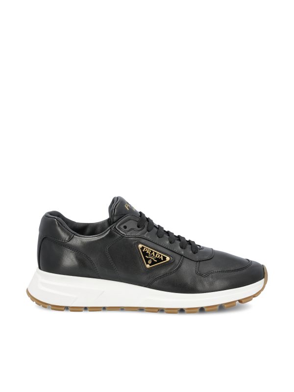 Sneakers realizzate in pelle di agnello