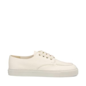 Sneakers realizzate in pelle
