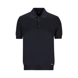 Polo realizzata in seta riciclata.