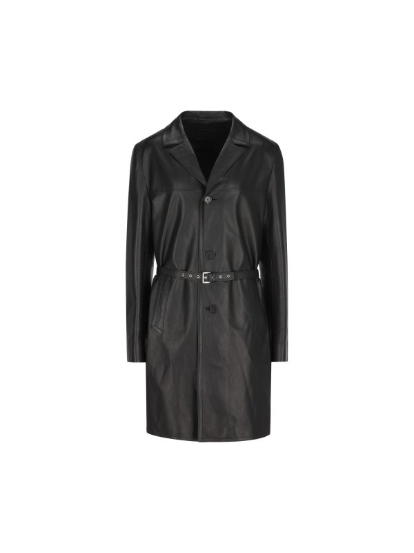 Cappotto realizzato in pelle di agnello.