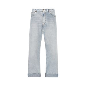 Jeans realizzati in cotone.