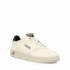 Sneakers realizzate in pelle. — изображение 2
