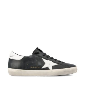 Sneakers in pelle.