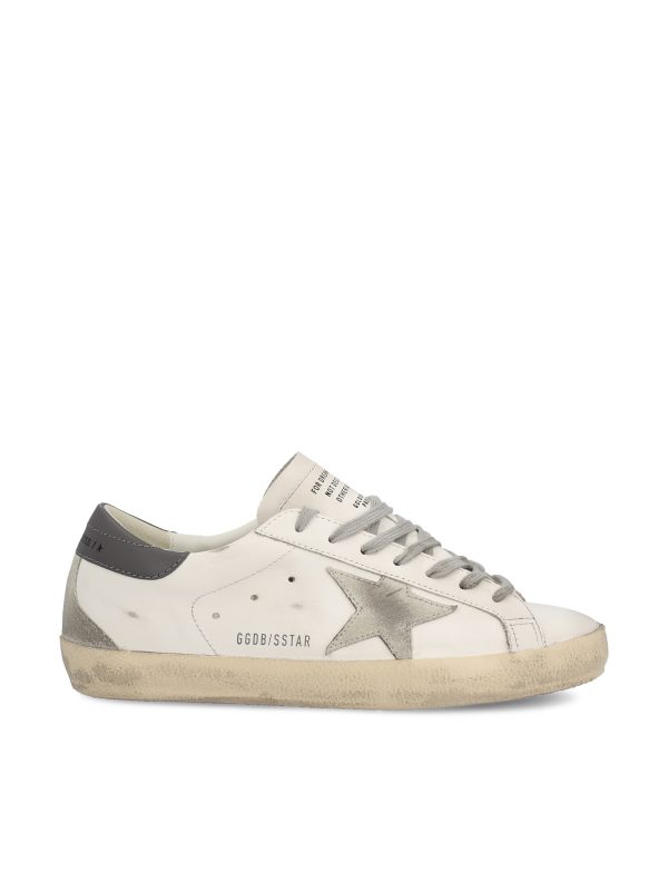 Sneakers realizzate in pelle di bovino.