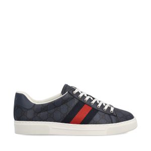 Sneakers realizzate in pelle.