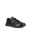 Sneakers realizzate in re-nylon. — изображение 2