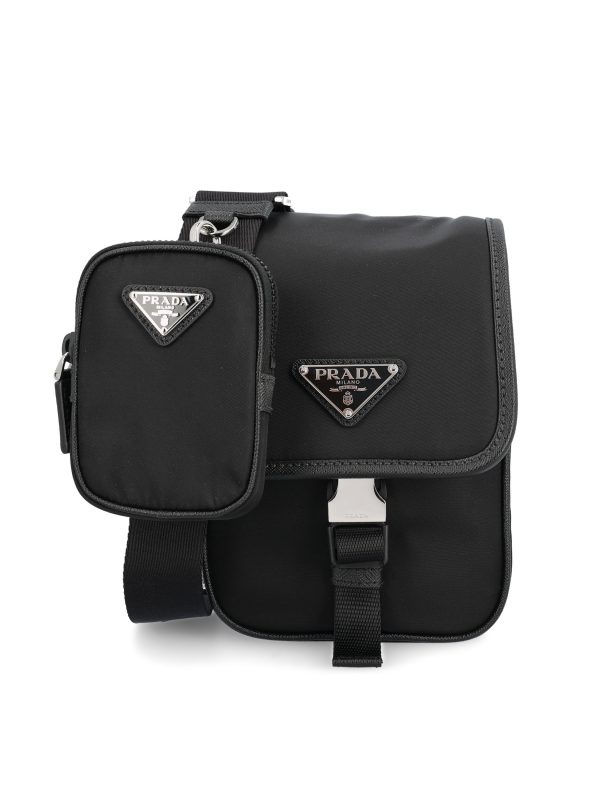 Borsa realizzata in poliammide riciclata.