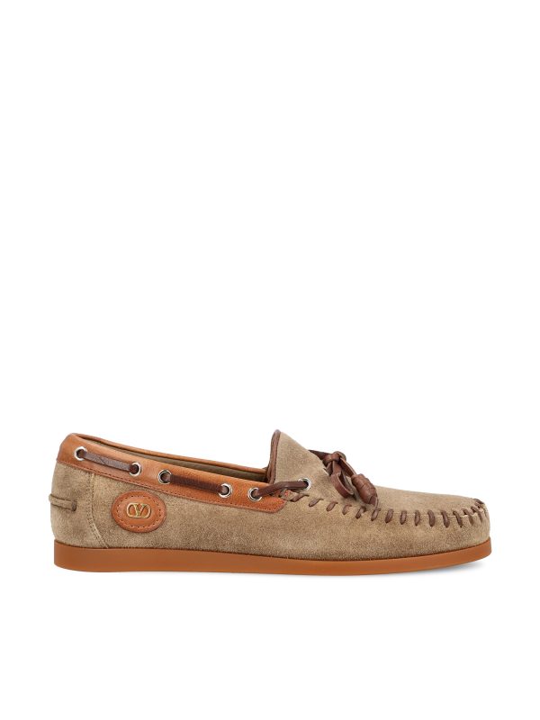 Scarpa realizzata in crosta.