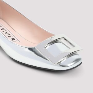 Roger Vivier Roundy Lacquered 25 Pumps