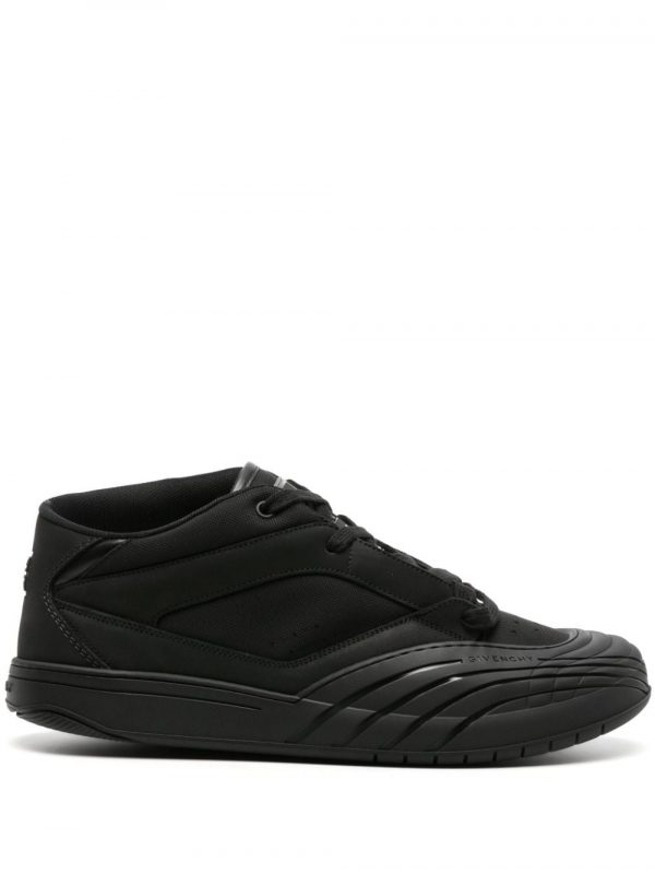 SNEAKER SKATE