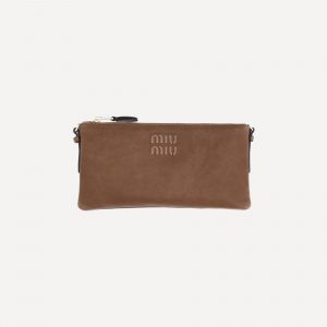 Pouch in pelle